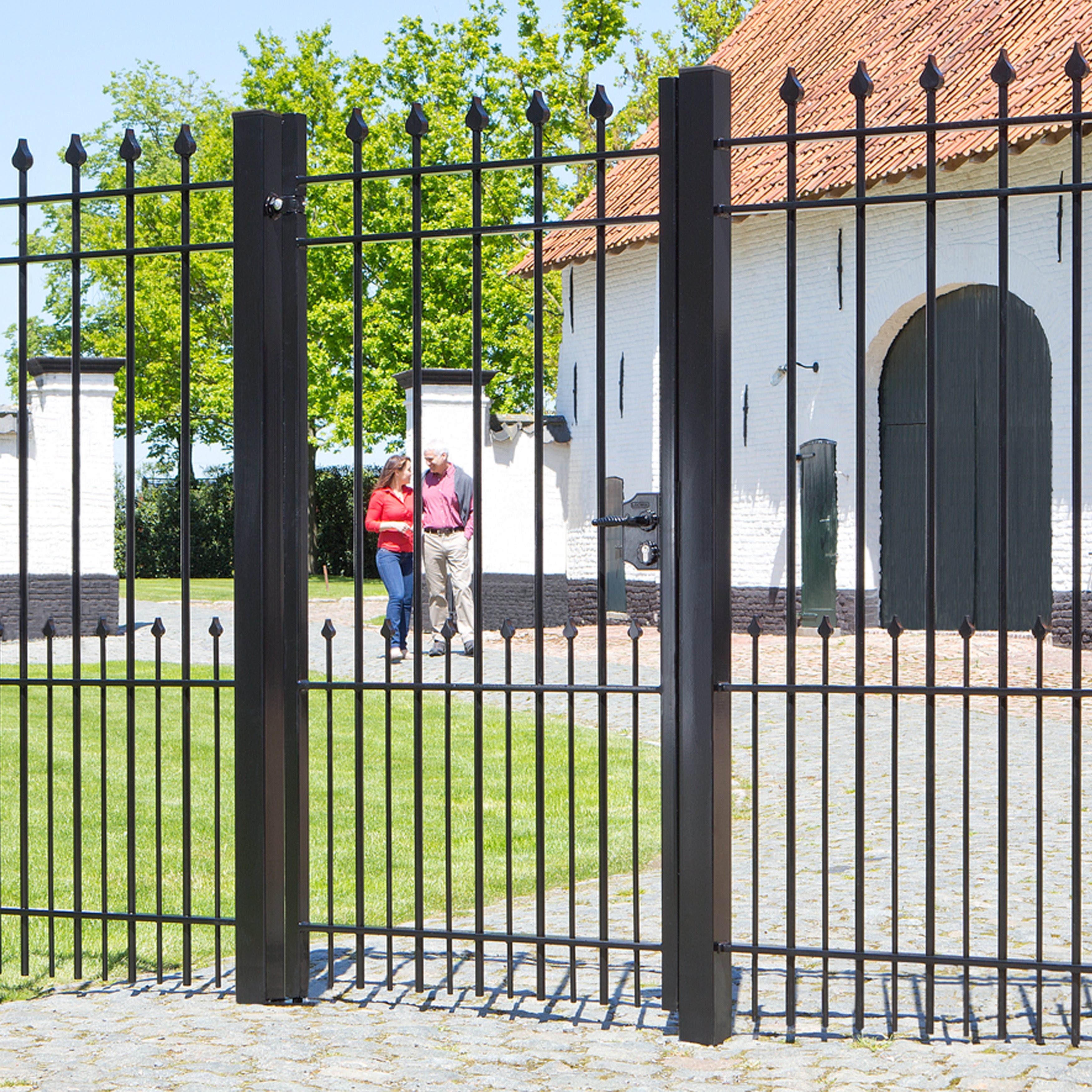 Locinox Surface-Mounted Gate Lock with Aluminum Handle Set for 1-1/2 ...